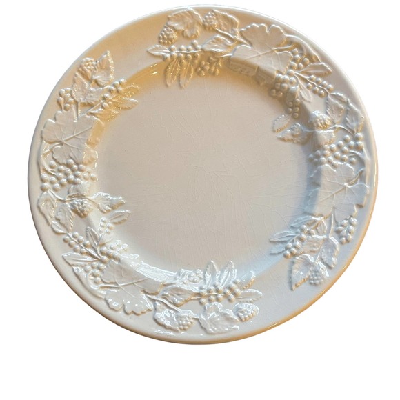 Stefani Dinner Plates Ceramic Embossed Grapes Set Of 5 Made In Italy White 10.5" - Picture 5 of 9